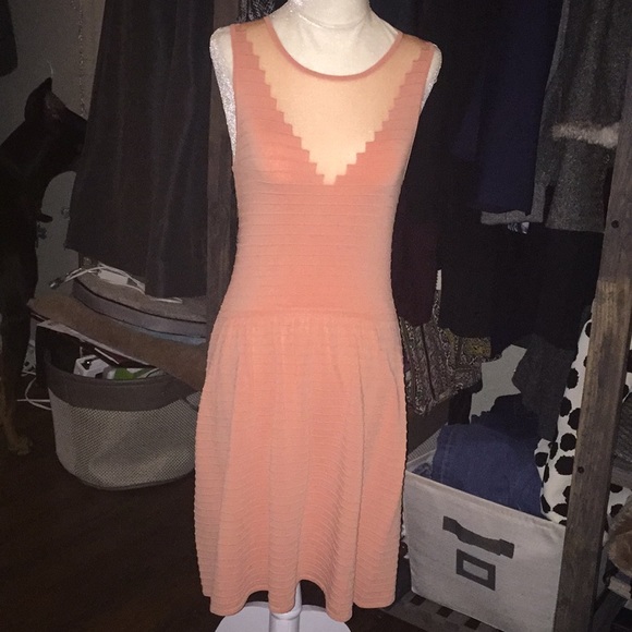 Sexy spring Bebe peach dress - Picture 2 of 7